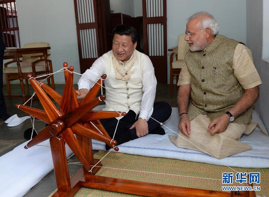 习近平在印度总理莫迪陪同下访问古吉拉特邦