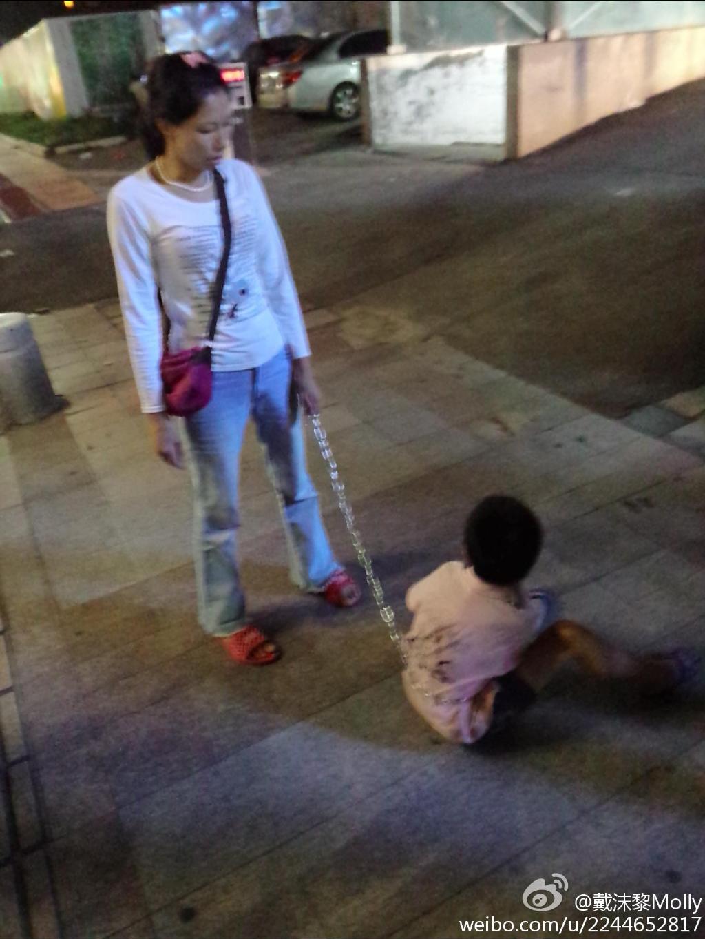 珠海骑车女子用铁链拖行一男孩 警方回应：两人为母子关系