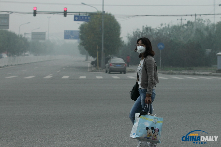今秋首个霾黄色预警发布 严重雾霾再度侵袭北京
