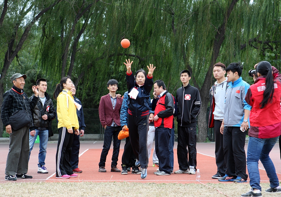 红丹丹第六届盲人趣味运动会在北京体育大学举行
