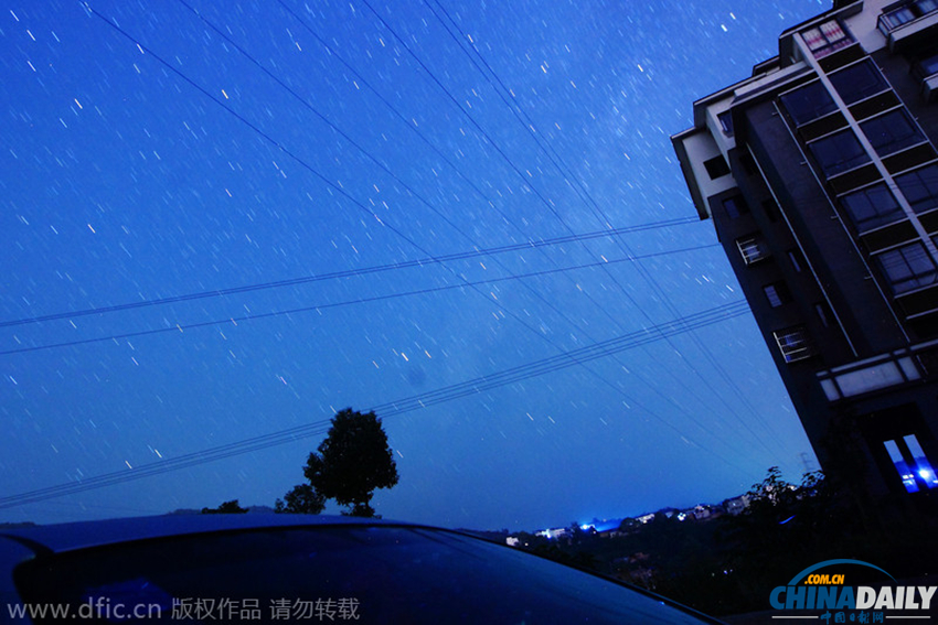 重庆：猎户座流星雨绽放夜空