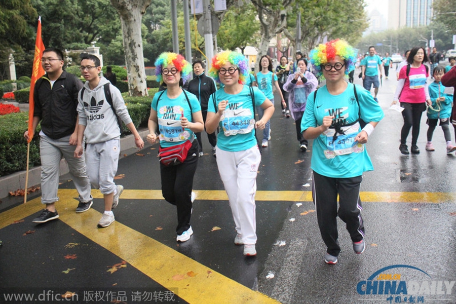 上海国际马拉松 怪异COSPLAY让你大开眼界