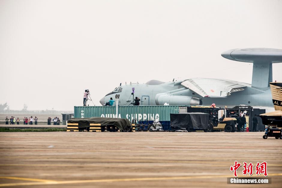 珠海航展开幕 国产四代战机歼31震撼首秀