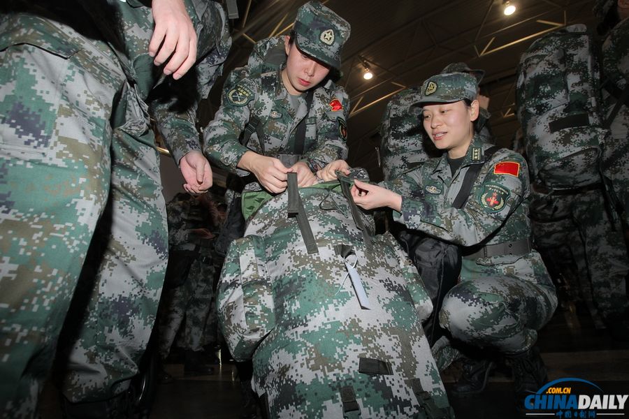 中国新一批援非抗击埃博拉医疗队出征