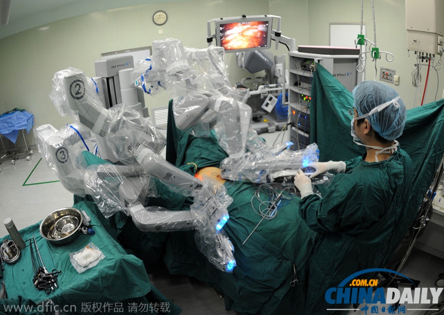 四川首个“机器人医生”手术30例 节约大部分人力