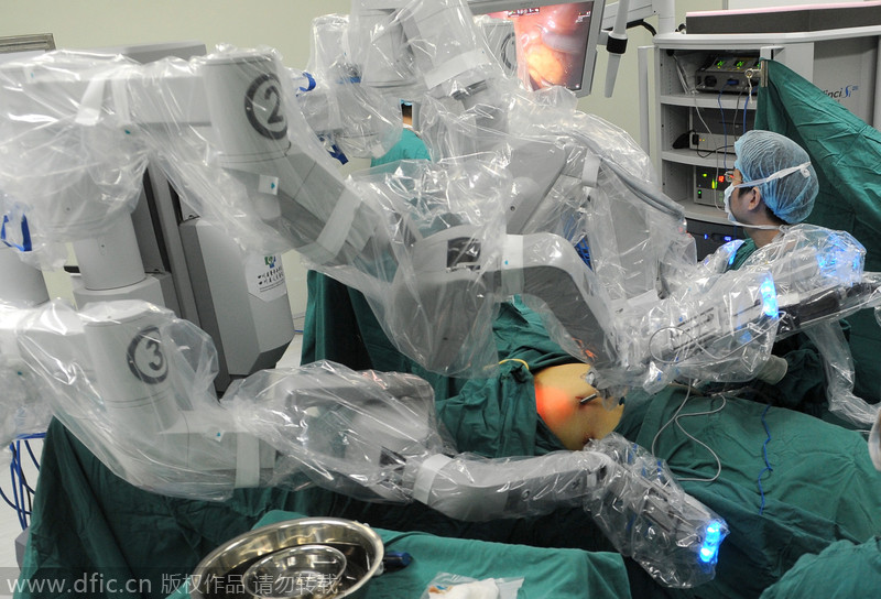 首个“机器人医生”手术30例落户成都