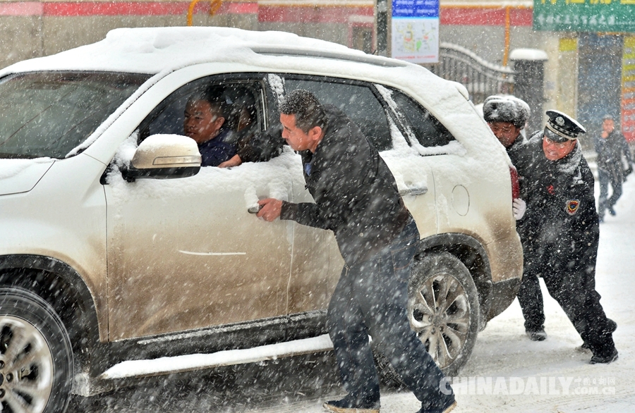 乌鲁木齐遭遇入冬以来最强降雪