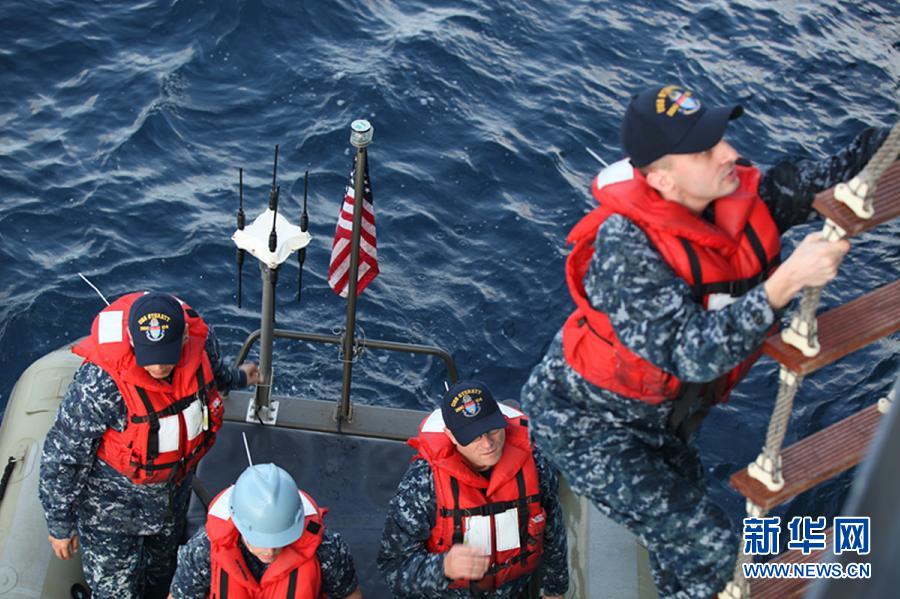 中美海军舰艇在亚丁湾举行海上意外相遇演练