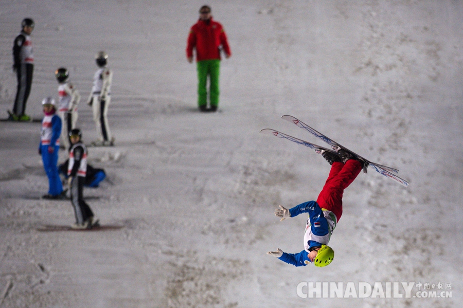 北京：自由式滑雪空中技巧世界杯