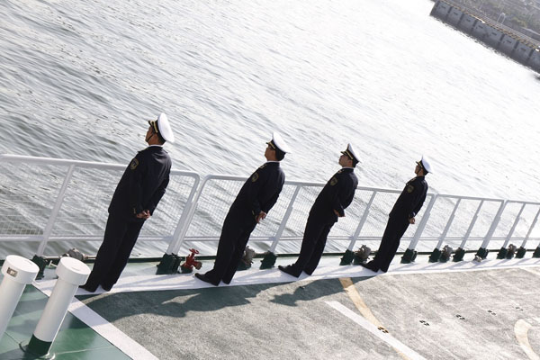 三亚海事局开展海陆联动安全巡查