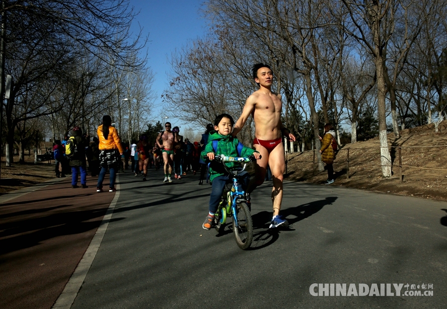 北京“光猪跑”开跑