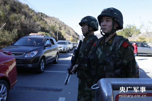 全国“两会”临近 北京武警全面提升安保等级