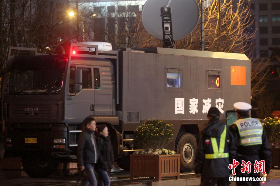 “国家减灾”技术车辆亮相上海街头