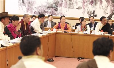 组图：西藏代表委员在北京