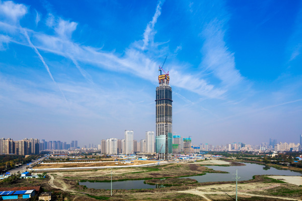 438米中心大厦刷新武汉城市新高度