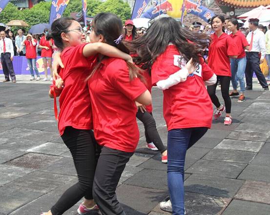 桂林首届大型女性主题酷跑活动“奔跑吧，妹纸！”活动在乐满地圆满结束！