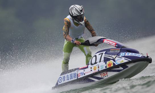 第五届中国摩托艇联赛暨中美澳艺术滑水明星对抗赛激情开赛