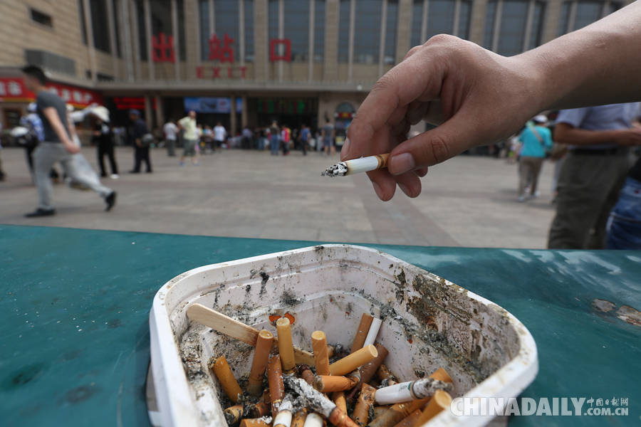 北京实施最严控烟令 各公共场所全面禁烟