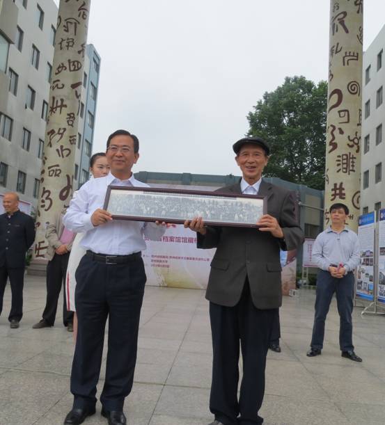 “国际档案日”宣传活动首次走进贵州高校