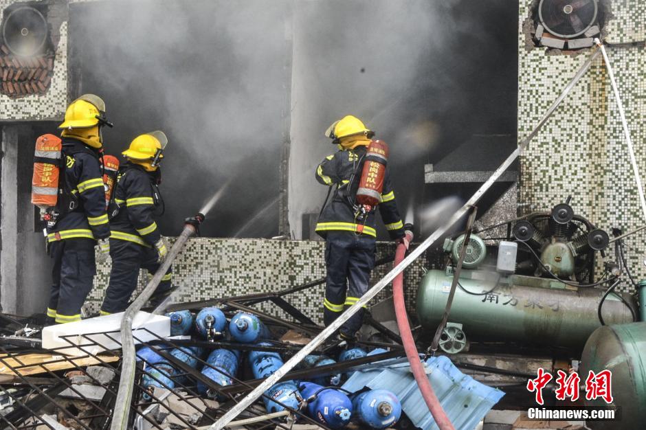 广东深圳一工厂发生液化气爆炸致一人重伤