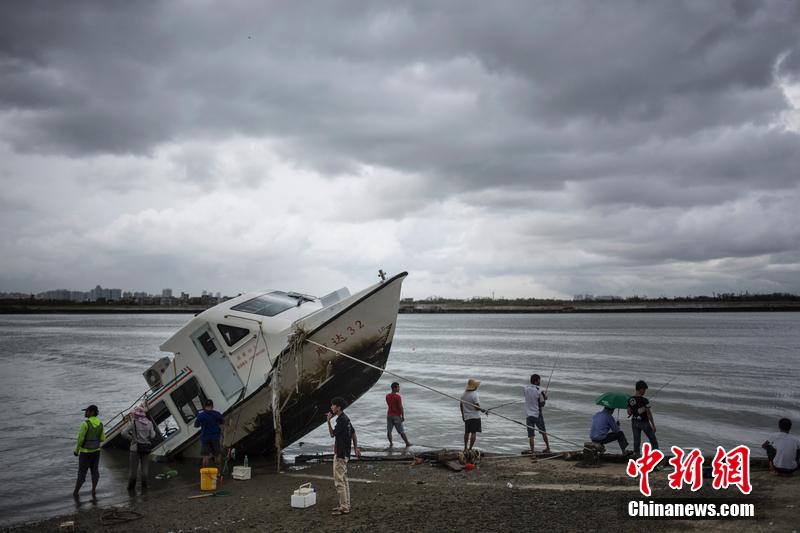 台风“彩虹”破坏力强 湛江渔民损失惨重
