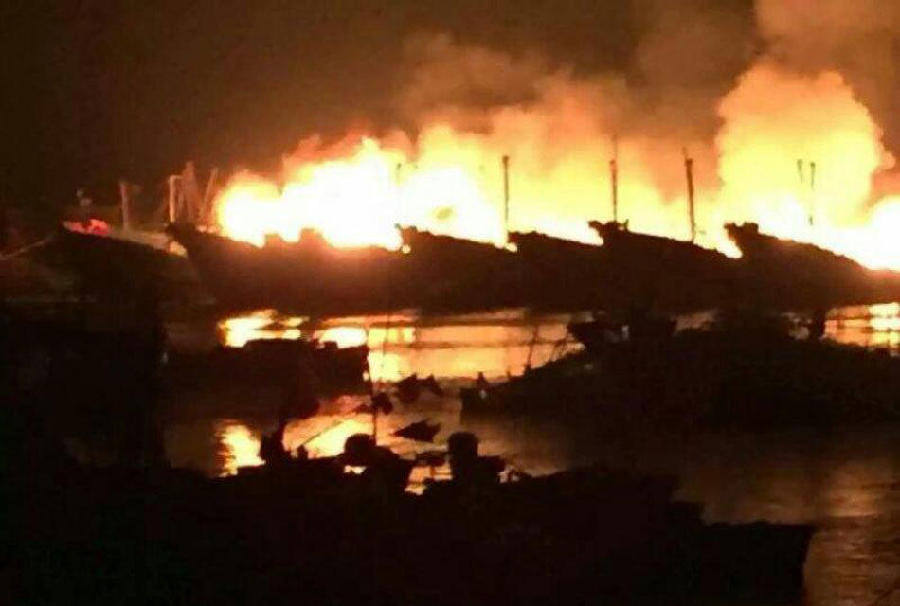汕头西畔港口突然起火 一排渔船全部被蔓延(图)