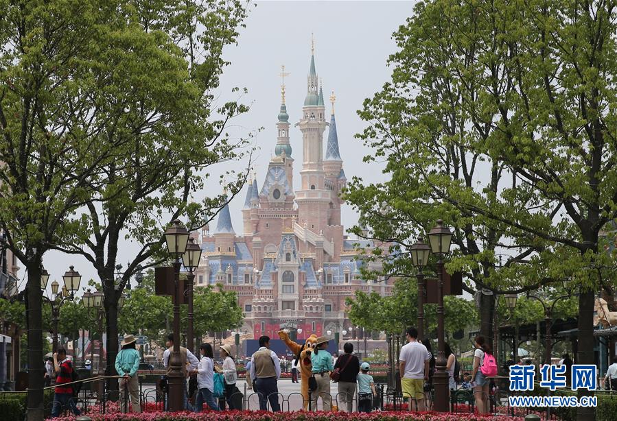 上海迪士尼试运行持续火爆 累计接待游客已超百万