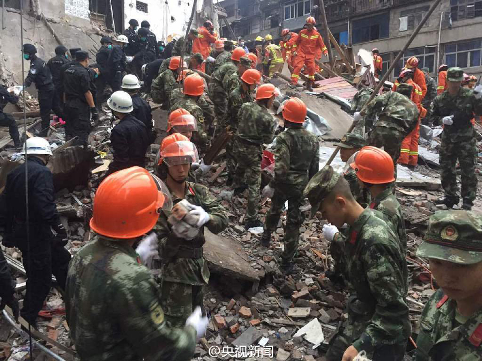 温州三幢5层高楼房倒塌 有人员被掩埋