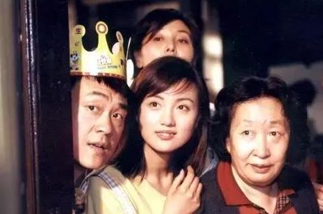 曾与金星是同学，出道多年的她无绯闻今渐隐退