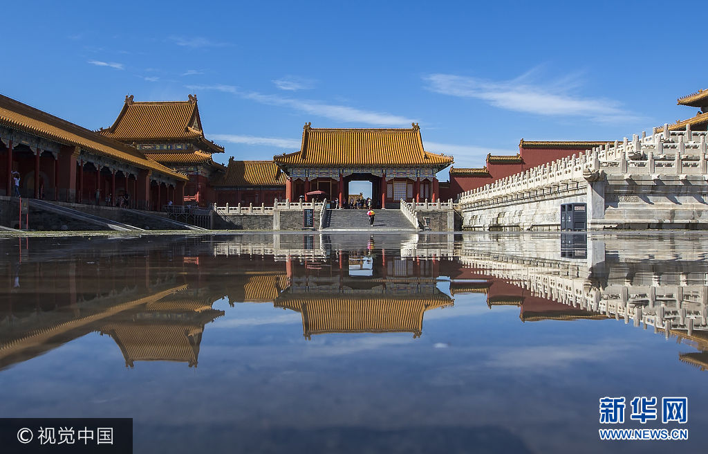 雨后北京开启蔚蓝模式 故宫宛如“天空之镜”