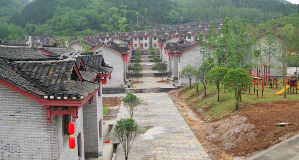 建成後的花垣縣蚩尤村村民住房.