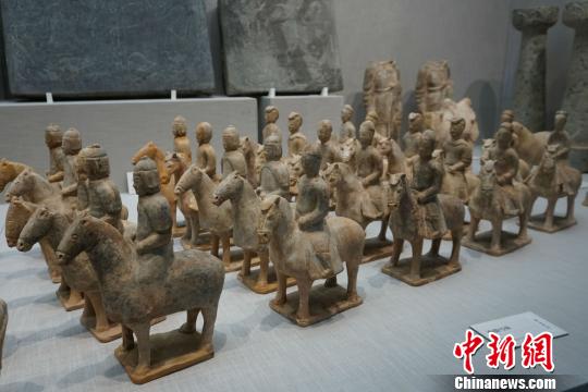 南水北调河南段出土数千件精品文物在郑州展出