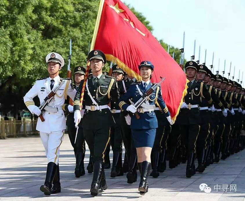 洪亨武：改革完善我军军官服役制度的若干重点问题