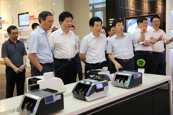 浙江省市两级领导宁波参观得力集团调研