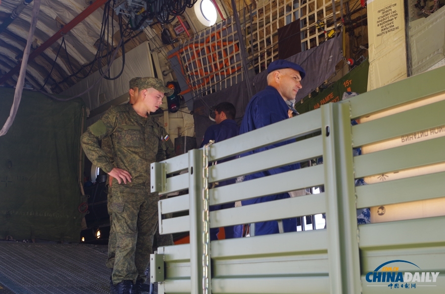 和平使命-2014联合反恐军演俄方空军抵达受热情接待