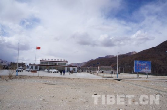 专家称对口援藏让西藏各族人民共享现代化生活